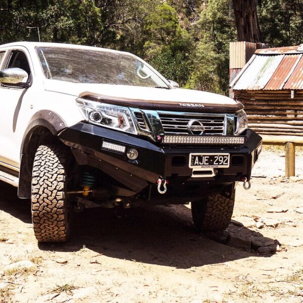 Bull Bars - Nissan Navara NP300 - Jungle 4x4 | M4C