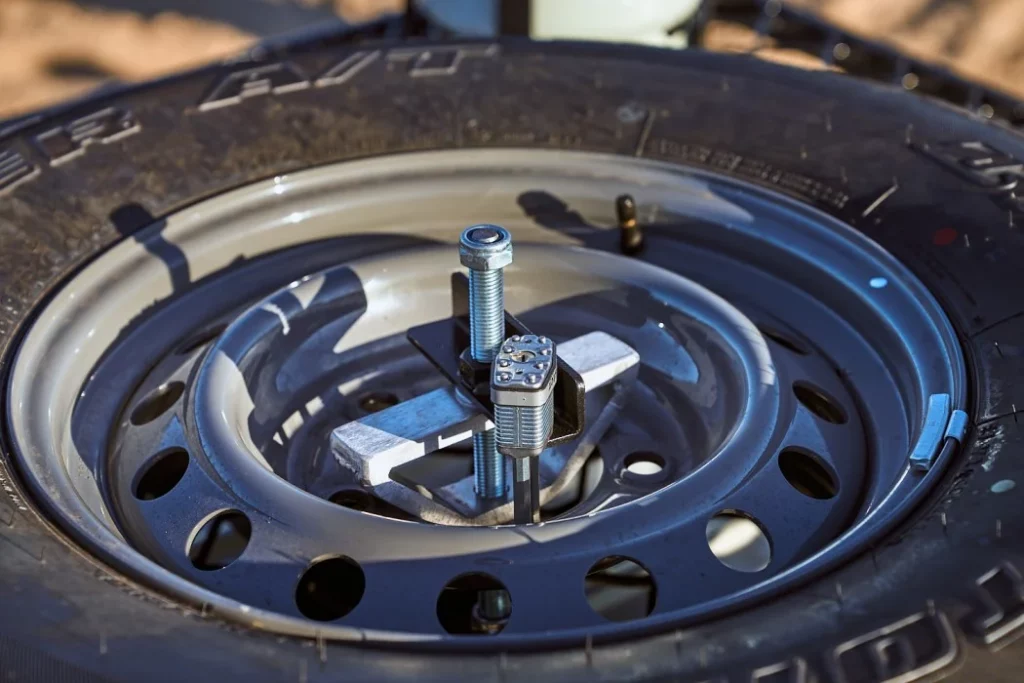 M4C | Spare Wheel Bolts - Tracklander